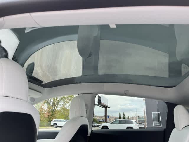 Used 2021 Tesla Model Y Long Range AWD/4WD image 16
