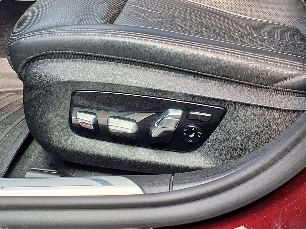 Used 2022 BMW 750i xDrive w/ Executive Package image 19