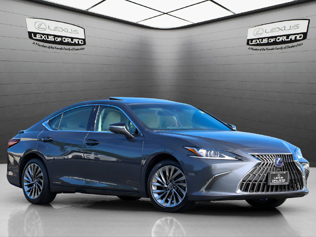 Certified 2022 Lexus ES 300h w/ Luxury Package