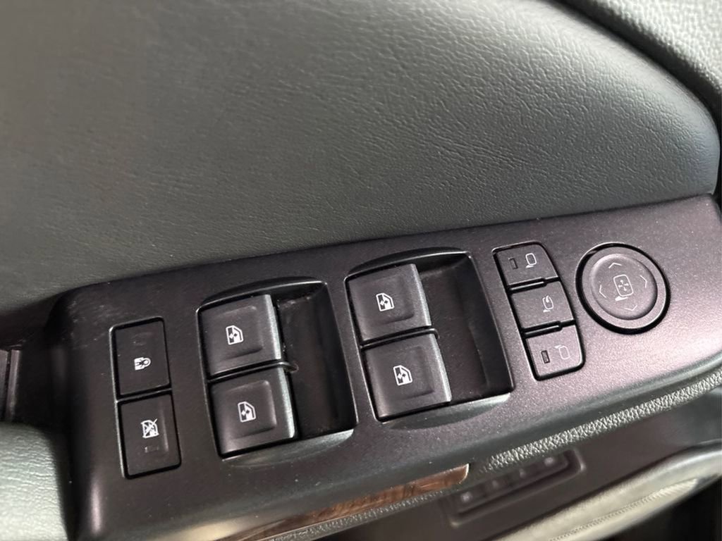 Used 2019 Chevrolet Tahoe LT w/ LT Signature Package image 36