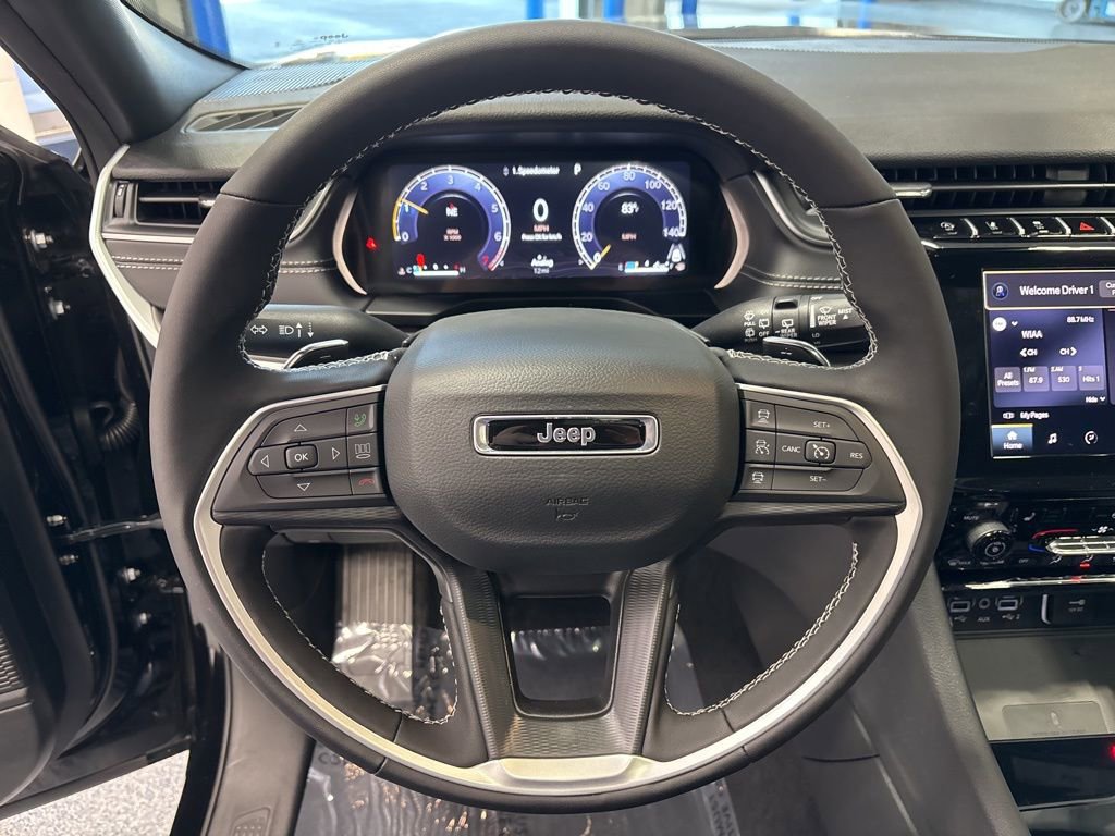New 2025 Jeep Grand Cherokee L Altitude image 13