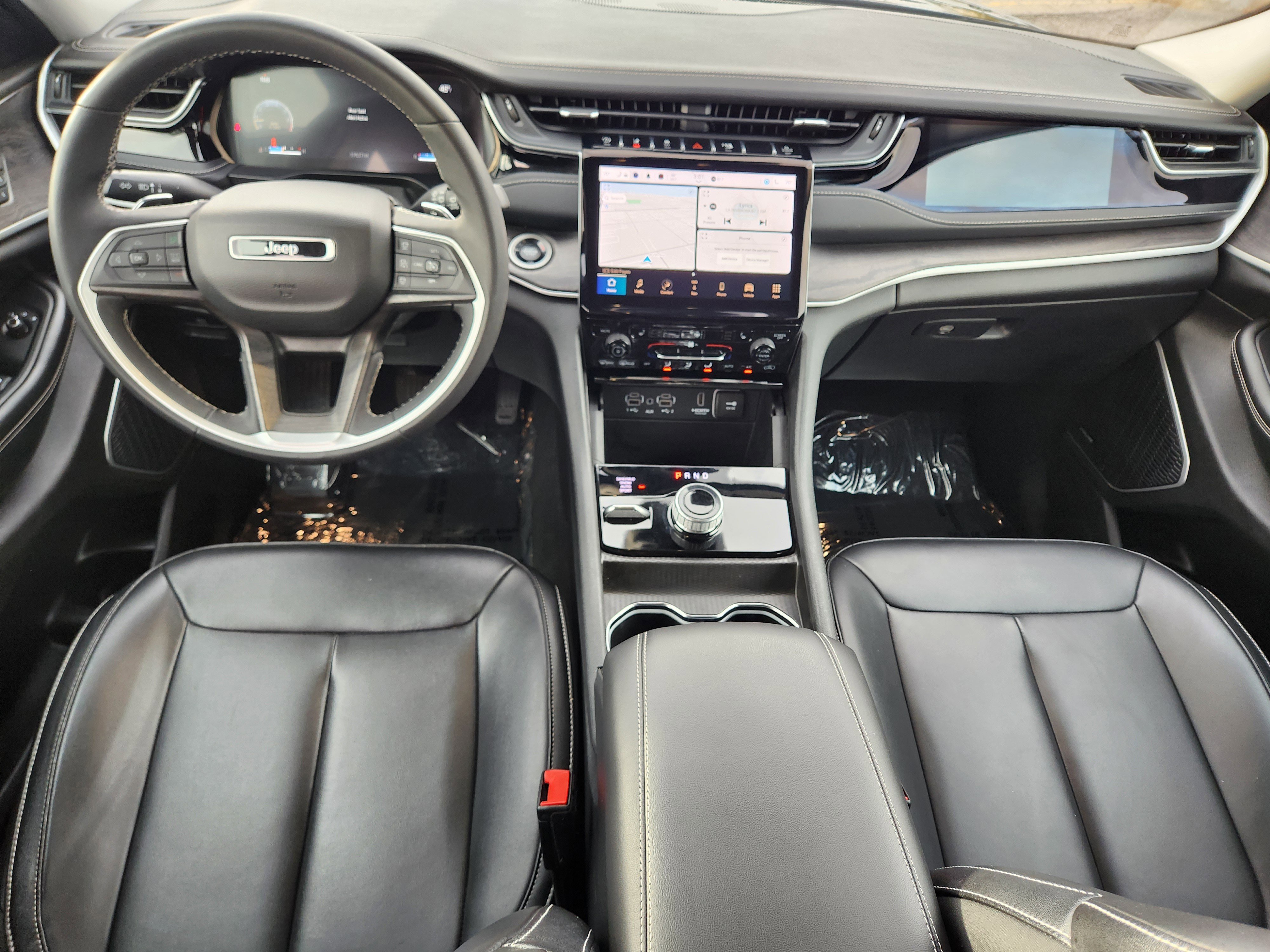 Used 2023 Jeep Grand Cherokee Limited w/ Trailer Tow Prep Group (B) image 16