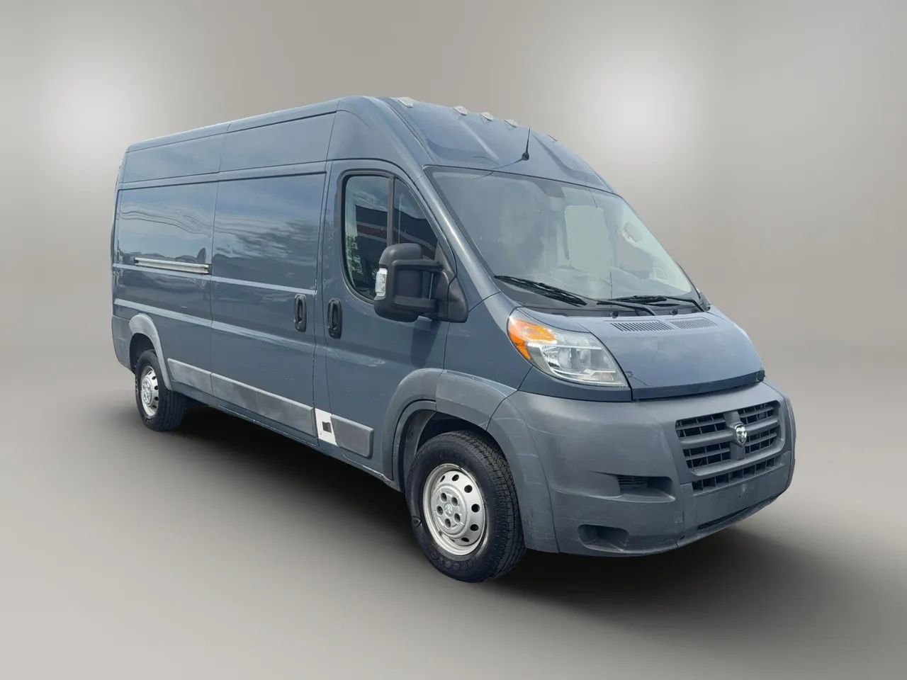 Used 2018 RAM ProMaster 2500 FWD image 3