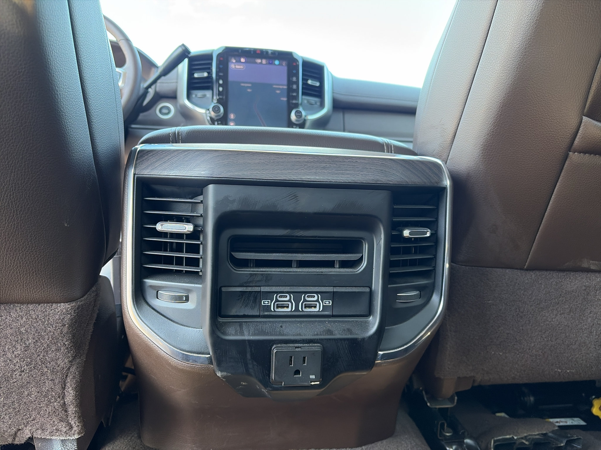 Used 2025 RAM 3500 Laramie AWD/4WD image 27
