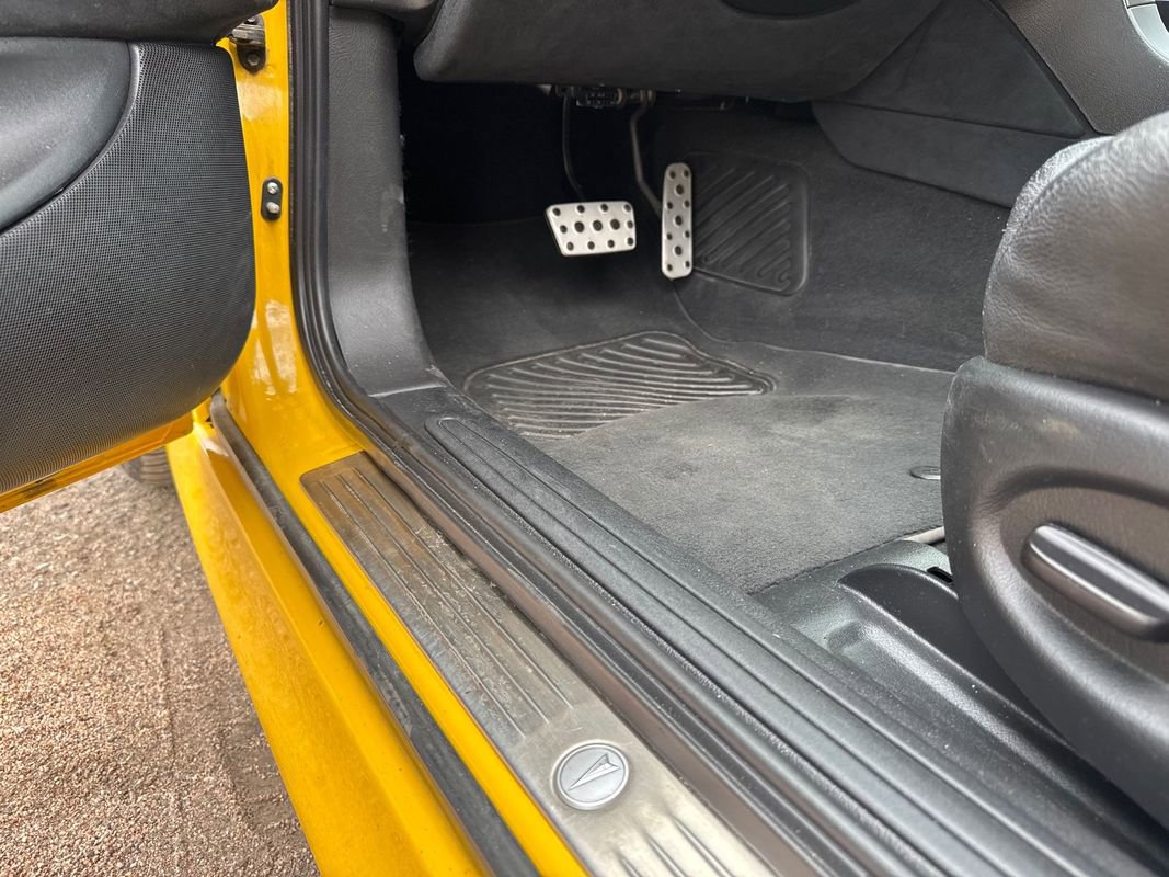 Used 2004 Pontiac GTO image 25