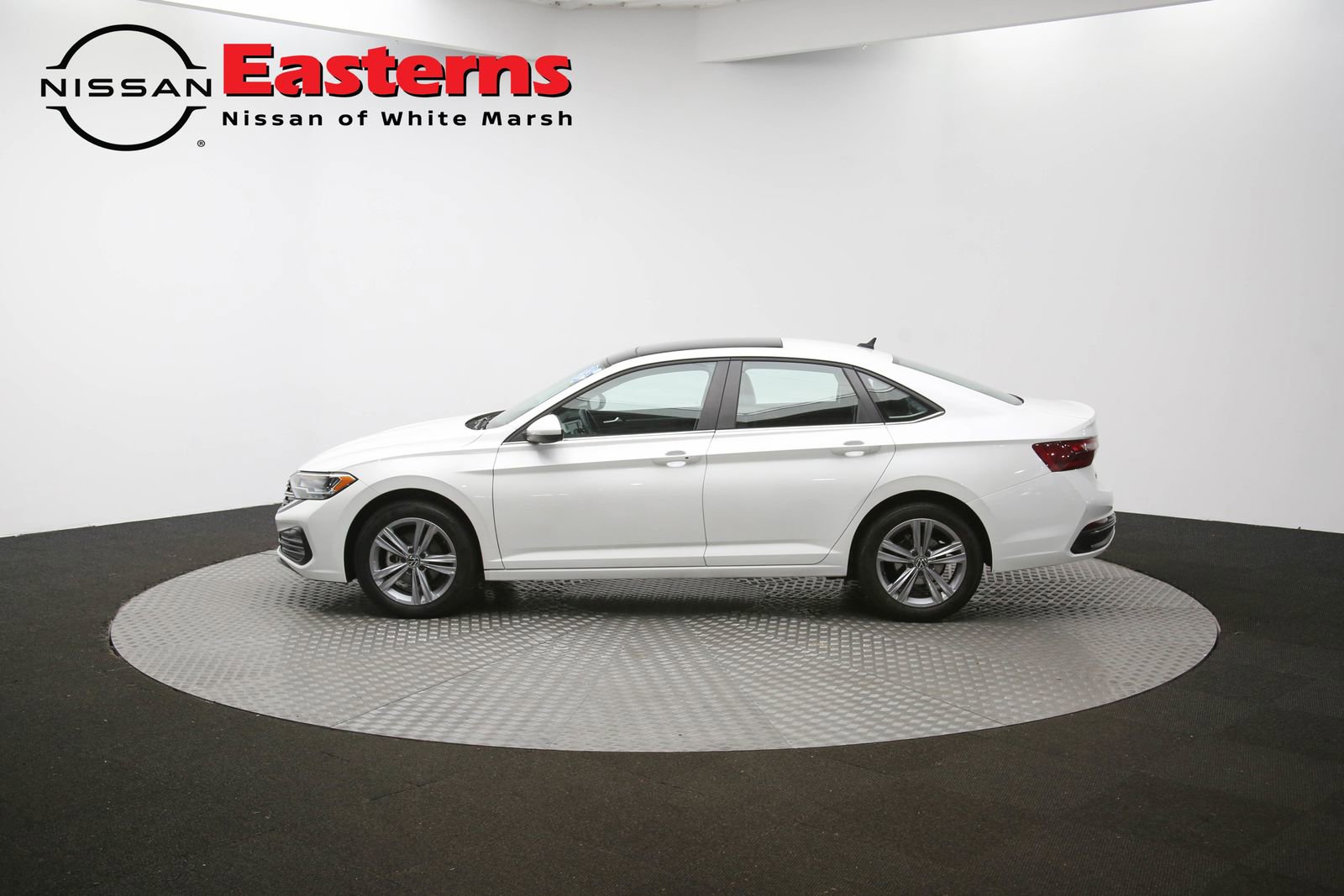 Used 2023 Volkswagen Jetta SE w/ Panoramic Sunroof Package image 58