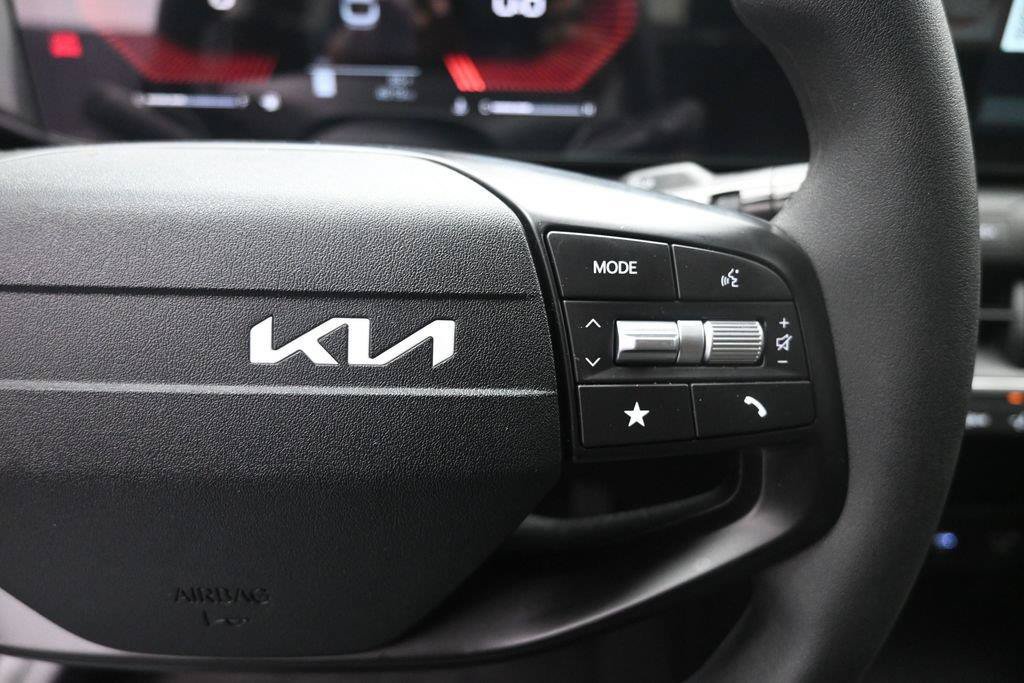 Used 2025 Kia K4 FWD image 14