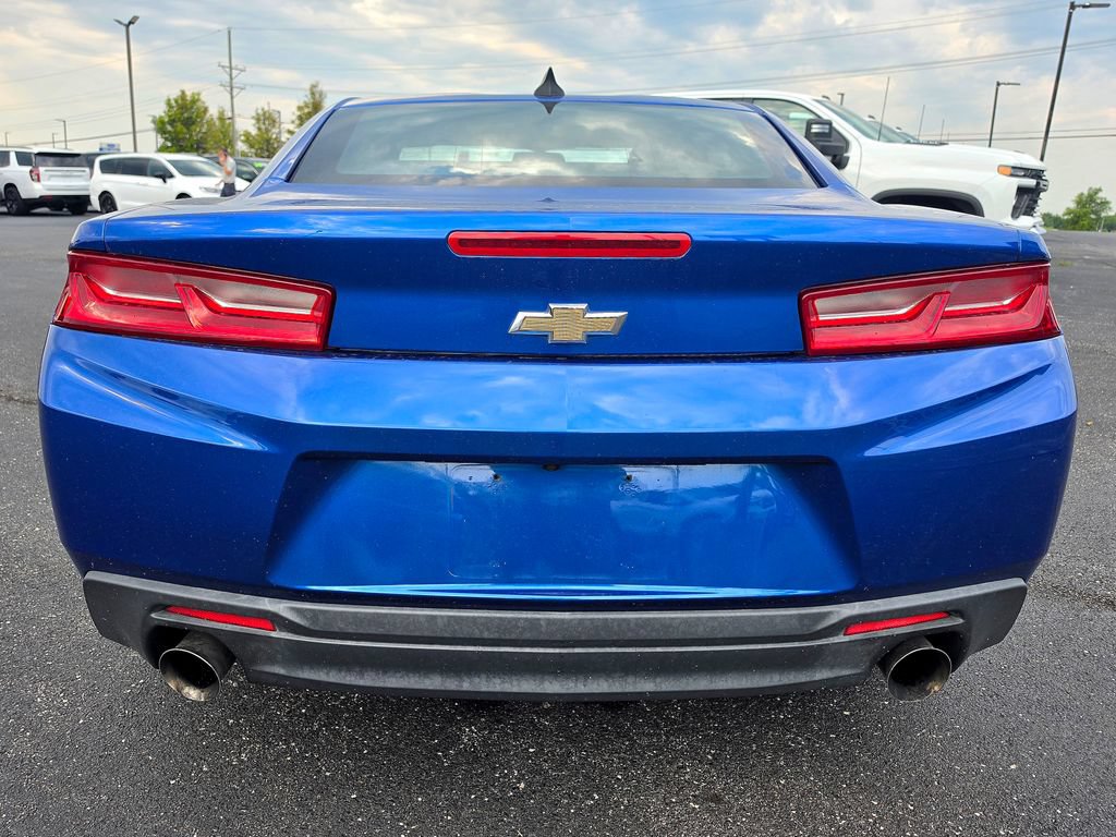 Used 2017 Chevrolet Camaro LT RWD image 5