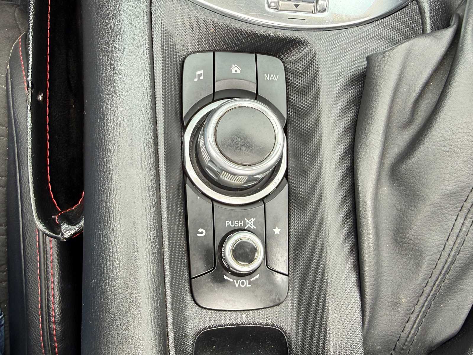 Used 2018 FIAT 124 Spider Abarth w/ Visibility Group image 26