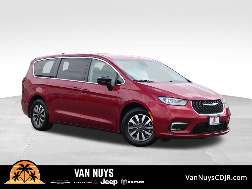 Used 2024 Chrysler Pacifica Limited