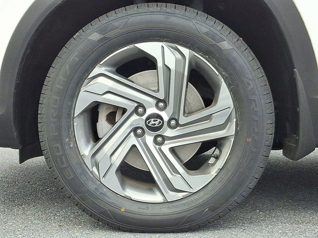 Certified 2023 Hyundai Santa Fe SEL w/ Winter Weather Package image 9