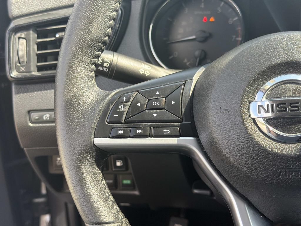 Used 2020 Nissan Rogue SV AWD/4WD image 11