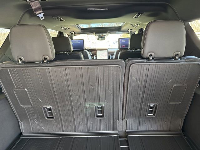 New 2026 GMC Yukon XL Elevation w/ Elevation Premium Package AWD/4WD image 38