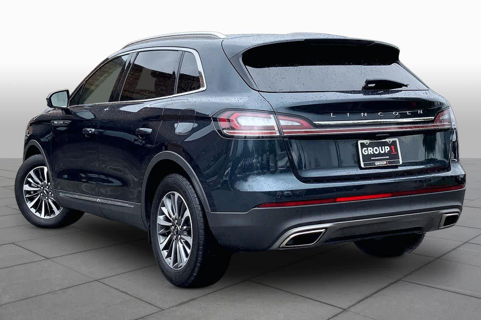 Used 2023 Lincoln Nautilus FWD w/ Premium Package image 11