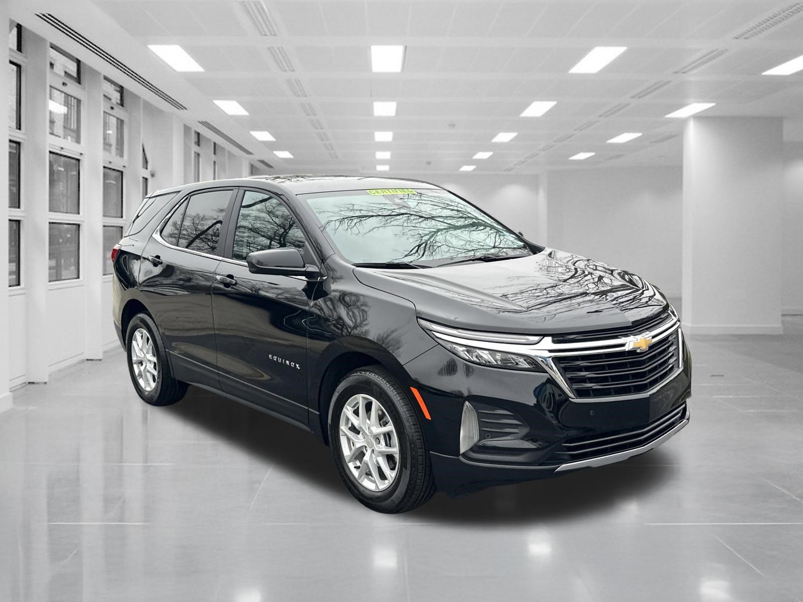 Certified 2024 Chevrolet Equinox LT w/ LPO, Floor Liner Package image 3