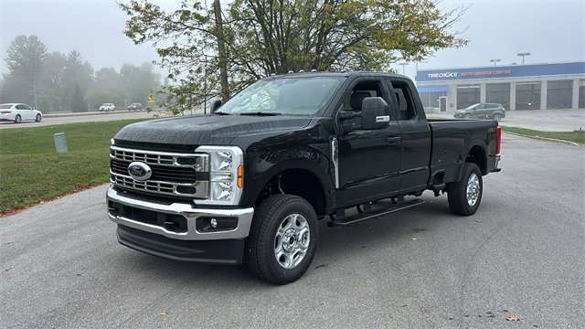 New 2026 Ford F350 XLT image 2