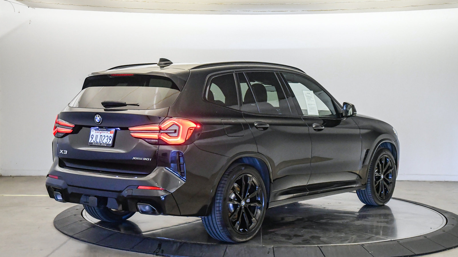 Certified 2023 BMW X3 xDrive30i w/ M Sport Package AWD/4WD image 5