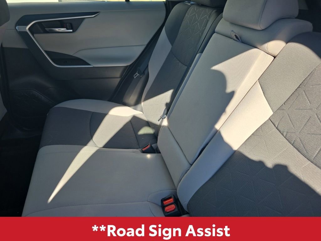 Used 2022 Toyota RAV4 XLE w/ Convenience Package image 16