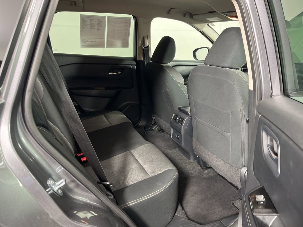 Used 2025 Nissan Rogue SV AWD/4WD image 7