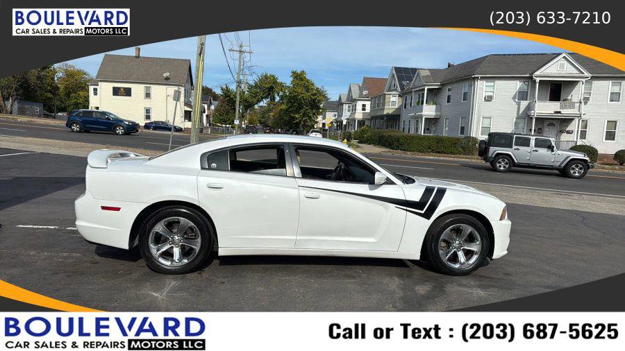 Used 2013 Dodge Charger SE w/ Sport Appearance Group image 8