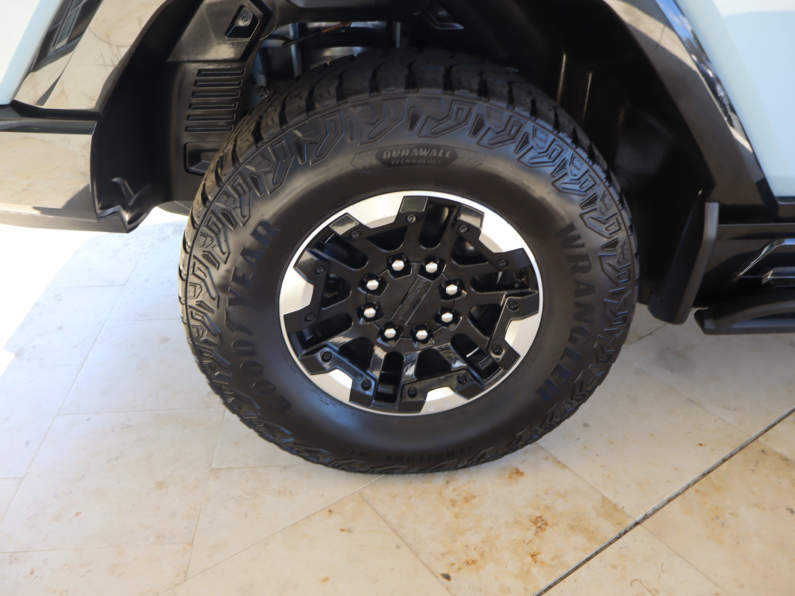 Certified 2024 GMC Hummer EV 3X w/ Extreme Off-Road Package image 44