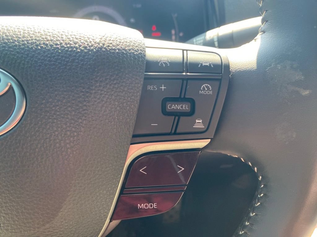 Used 2025 Toyota Camry SE w/ Convenience Package FWD image 29