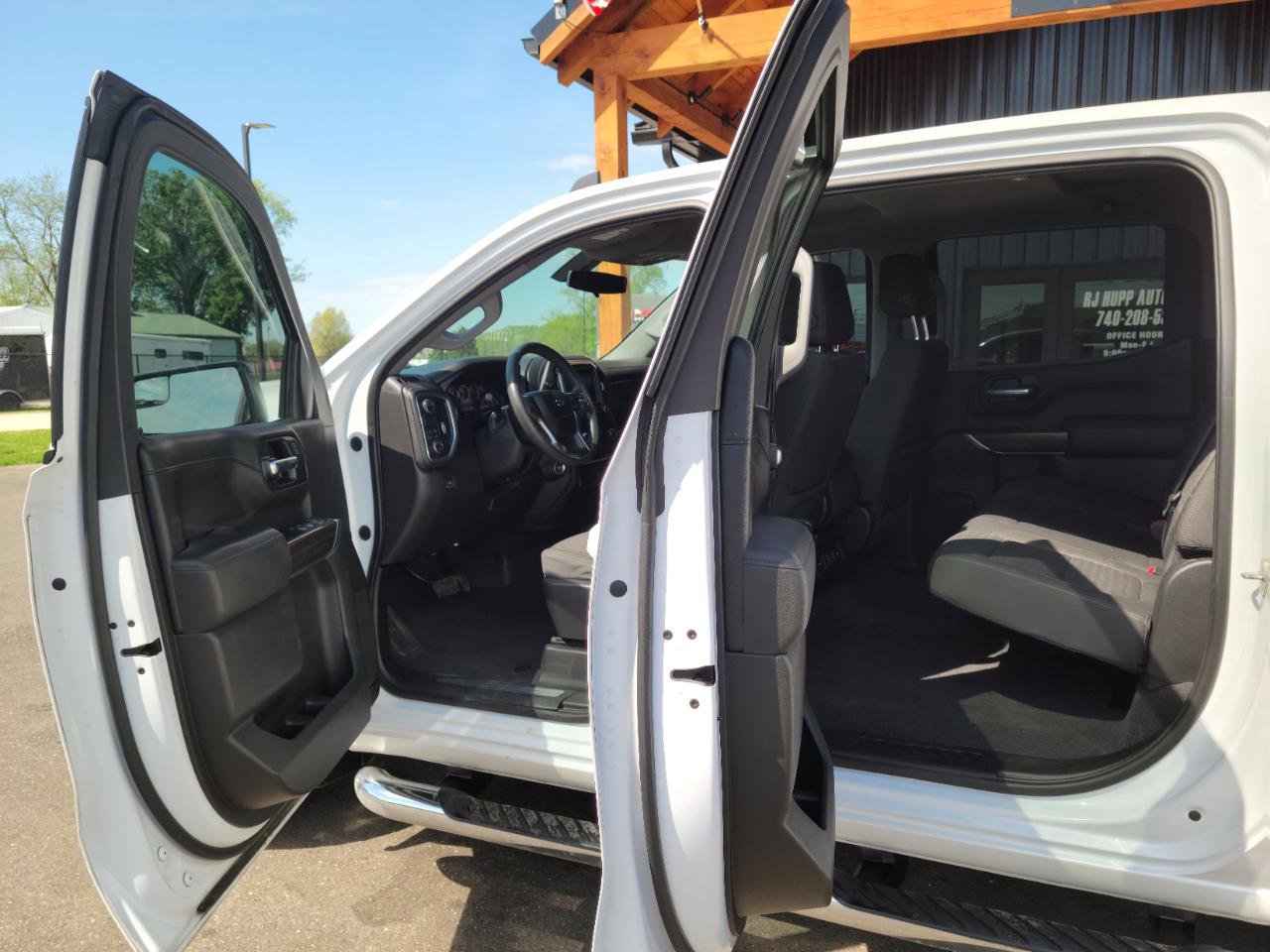 Used 2020 Chevrolet Silverado 1500 RST w/ RST Value Package RWD image 7