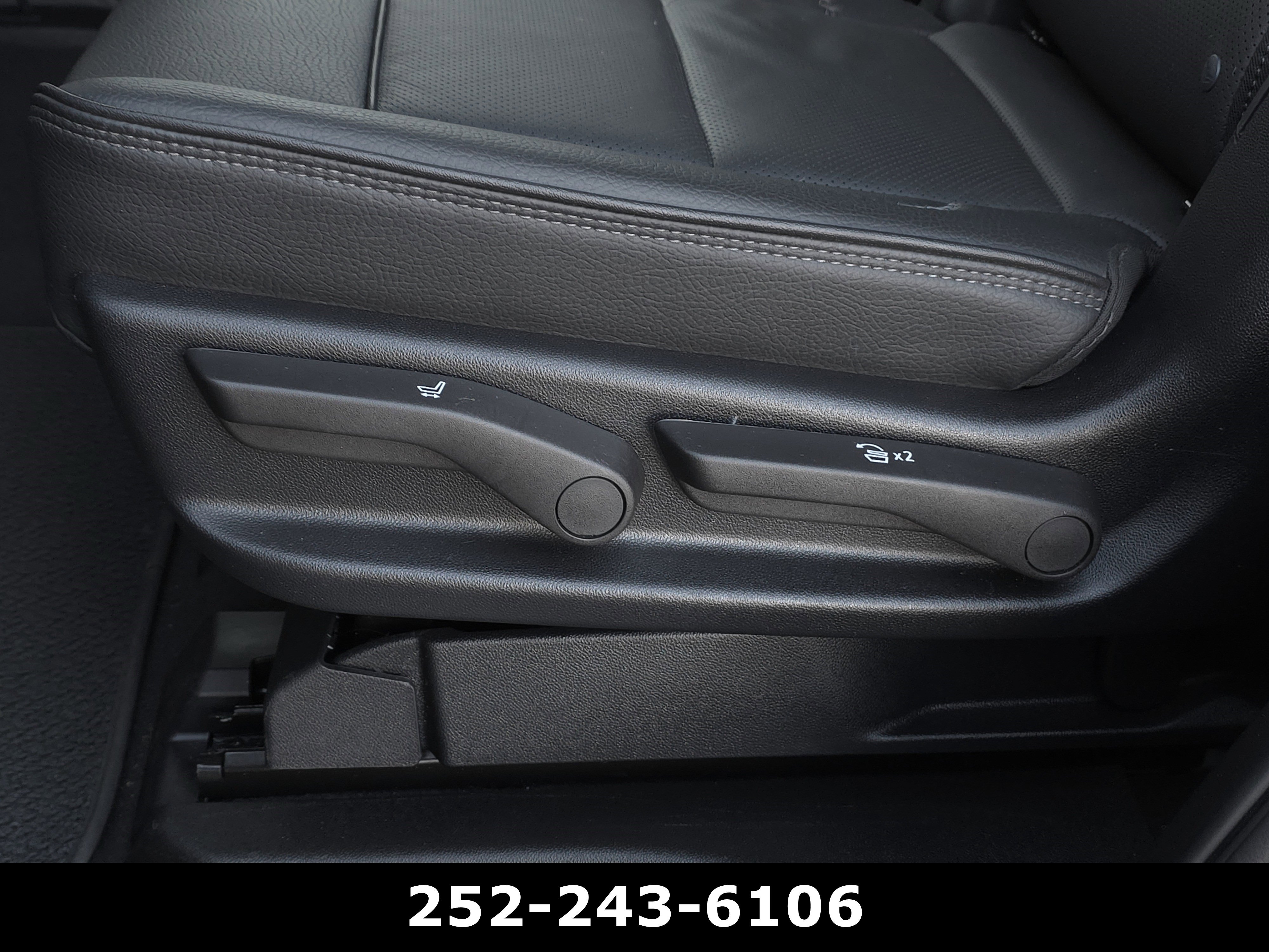 Used 2025 GMC Yukon Denali AWD/4WD image 38