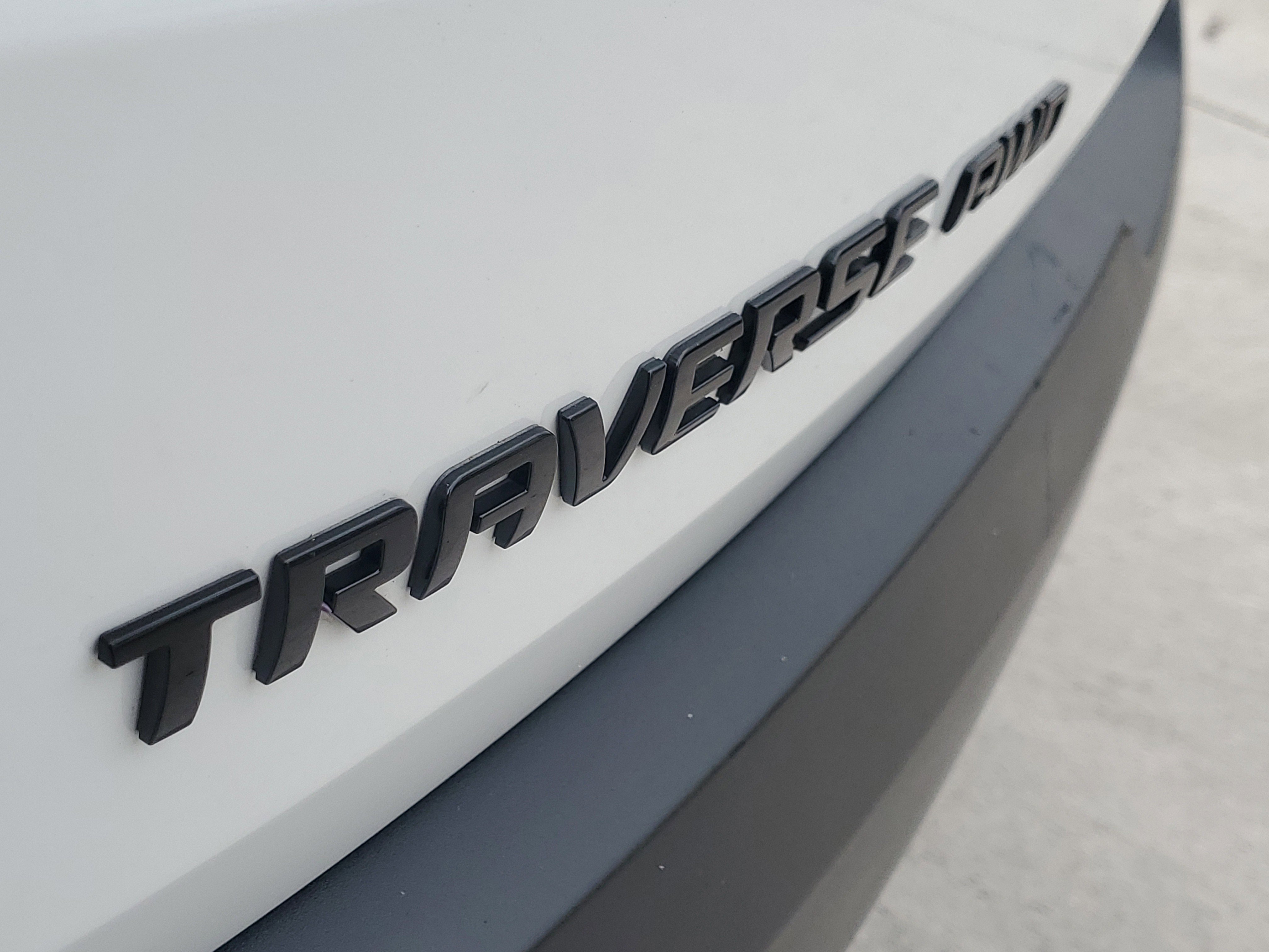 Used 2023 Chevrolet Traverse RS image 9