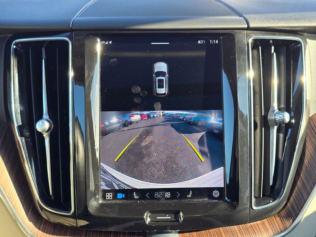 Used 2022 Volvo XC60 B5 Momentum image 30