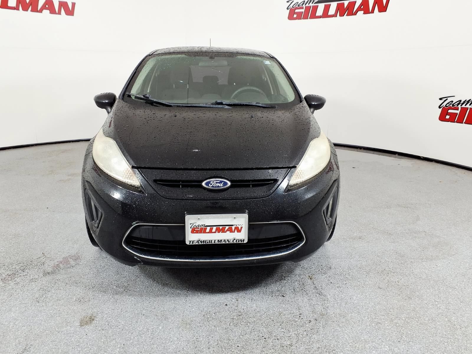 Used 2012 Ford Fiesta SE FWD image 2