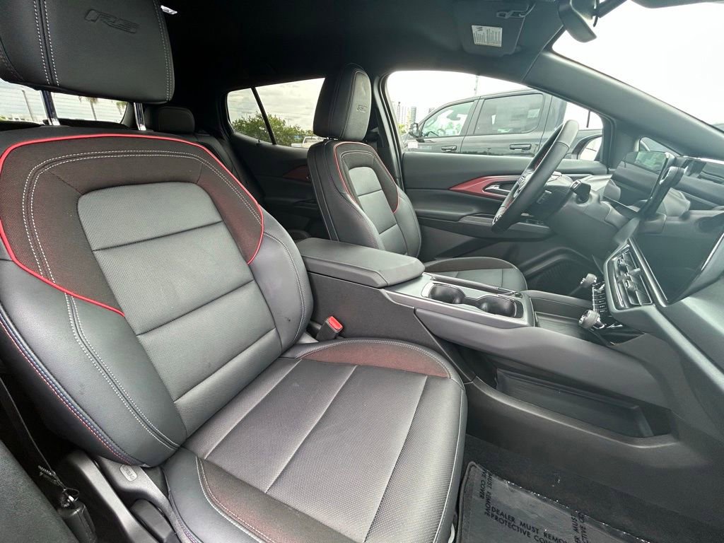 Used 2025 Chevrolet Equinox EV RS FWD image 38