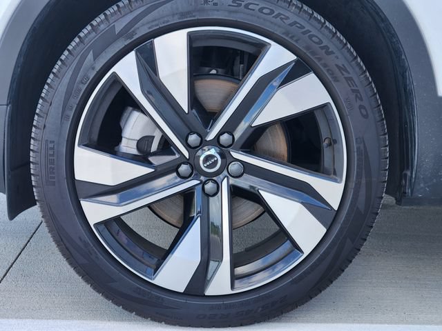 Certified 2025 Volvo XC60 B5 Core AWD/4WD image 8