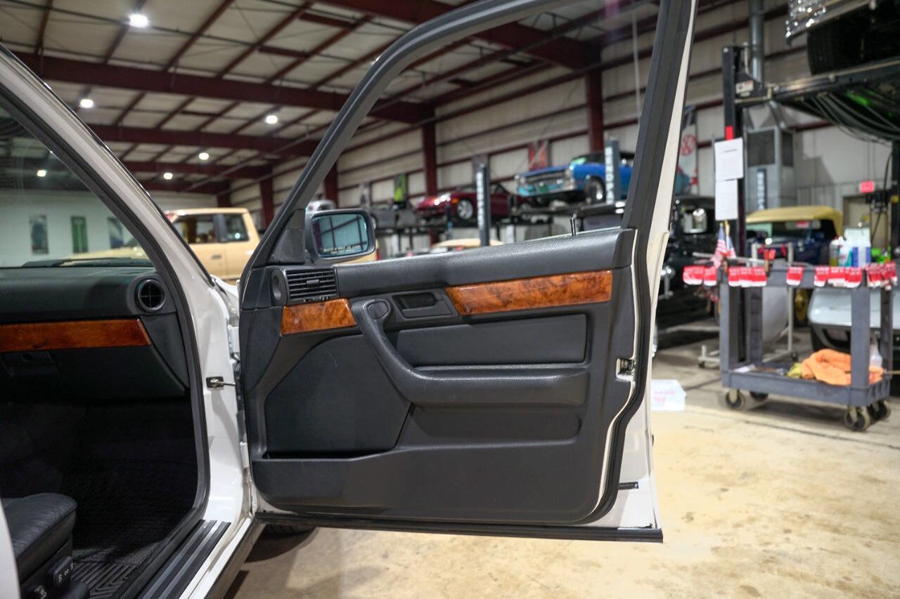 Used 1993 BMW 535i Sedan image 33