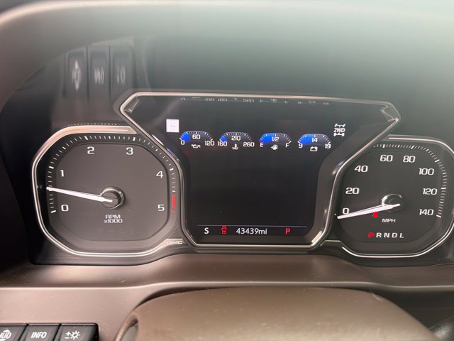 Used 2021 GMC Sierra 2500 Denali w/ Denali Black Diamond Edition AWD/4WD image 15