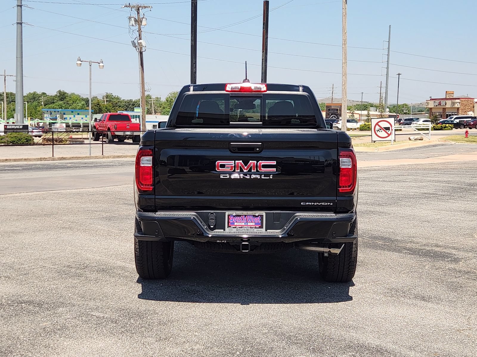 New 2026 GMC Canyon Denali AWD/4WD image 8