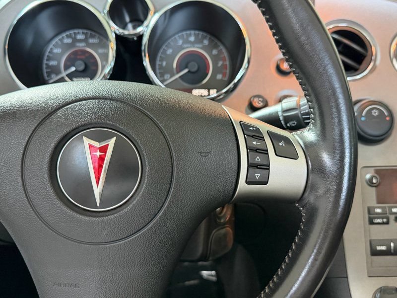 Used 2008 Pontiac Solstice GXP w/ Premium Package RWD image 19