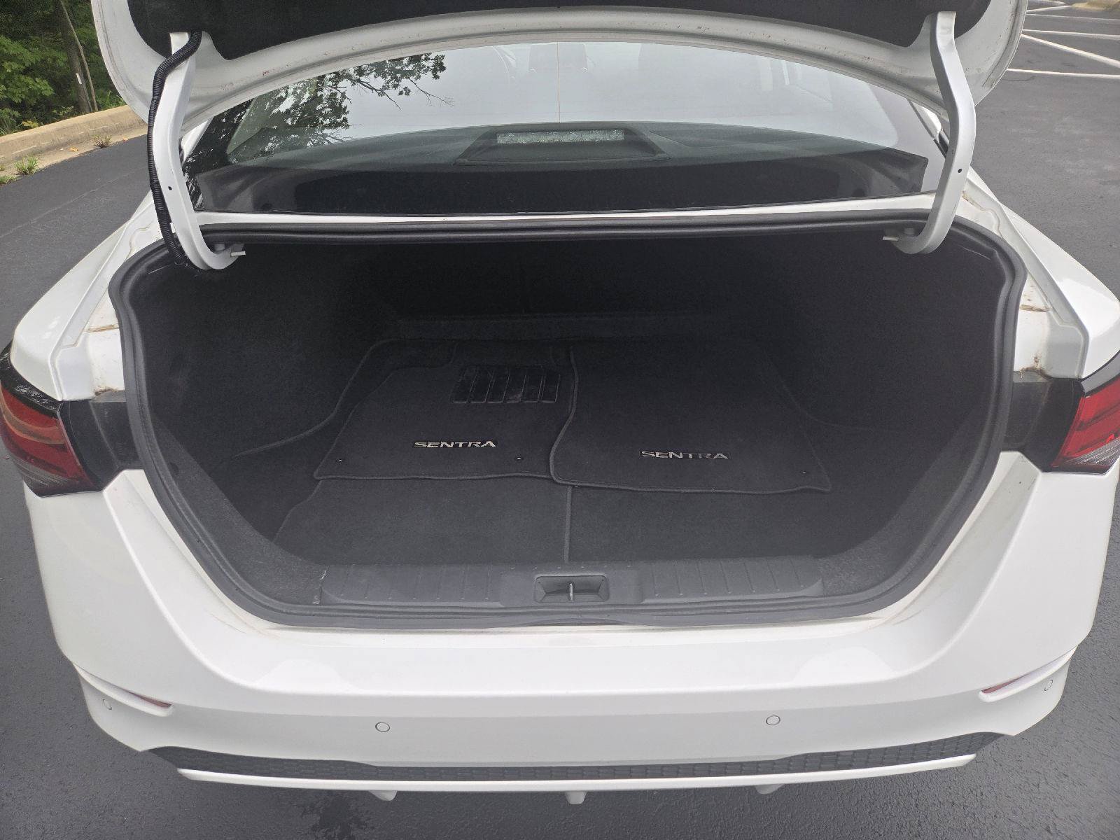 Used 2025 Nissan Sentra SV FWD image 9