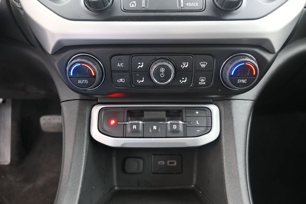 Used 2023 GMC Acadia SLE w/ Driver Convenience Package FWD image 12