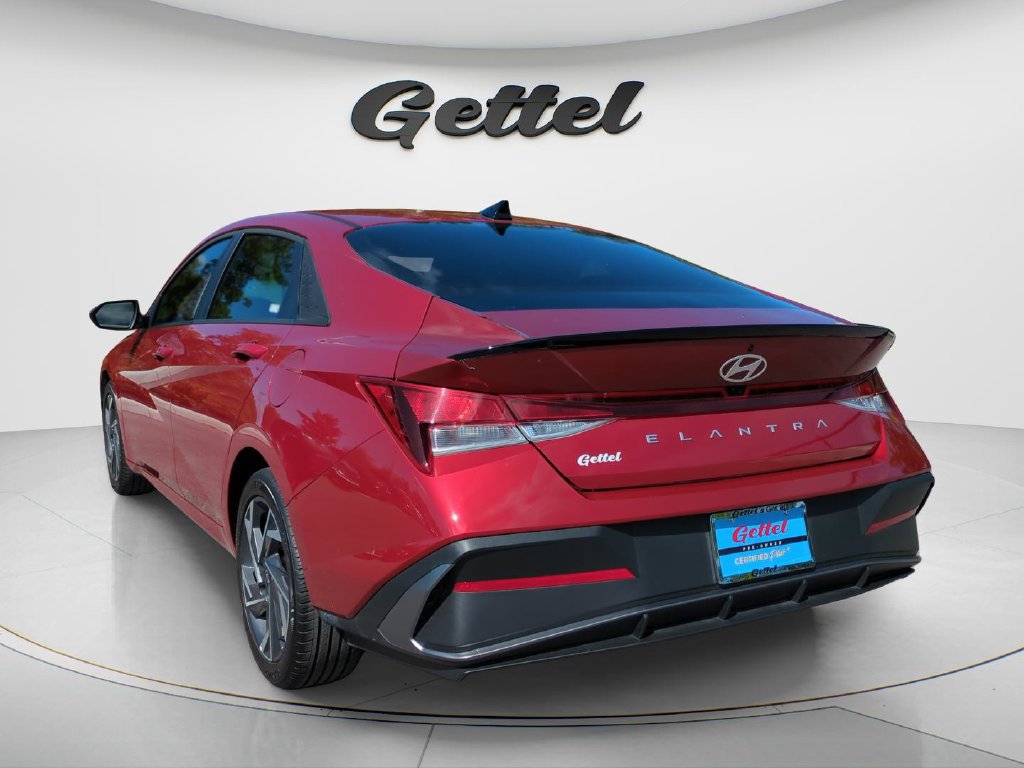 Certified 2025 Hyundai Elantra Sport FWD image 7