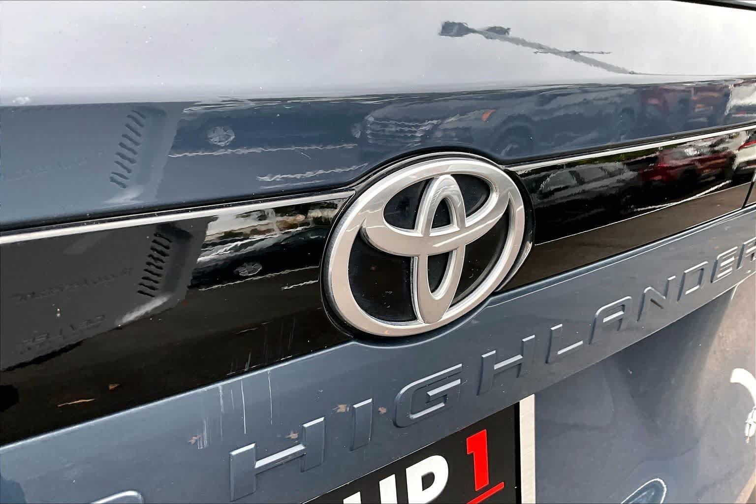 Used 2025 Toyota Grand Highlander AWD image 31