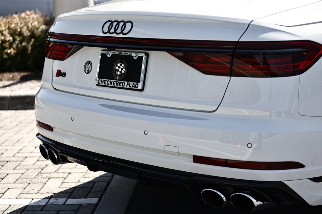 Used 2025 Audi S8 AWD/4WD image 7