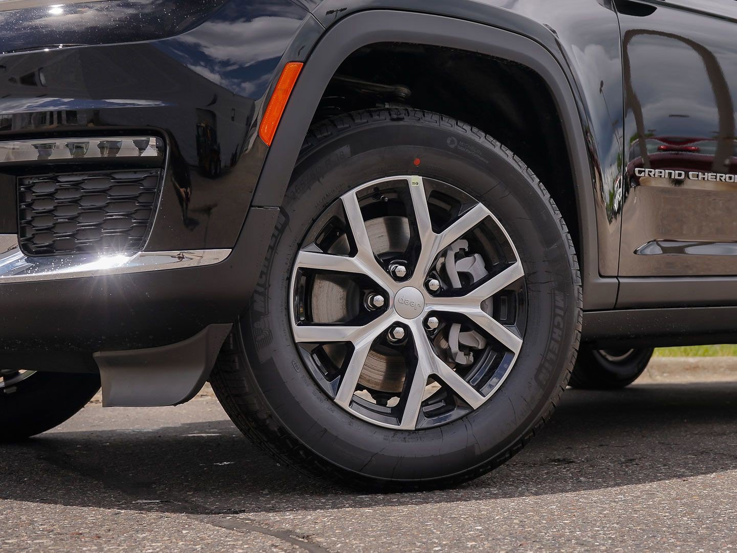 New 2025 Jeep Grand Cherokee L Limited w/ Trailer Tow Package image 6