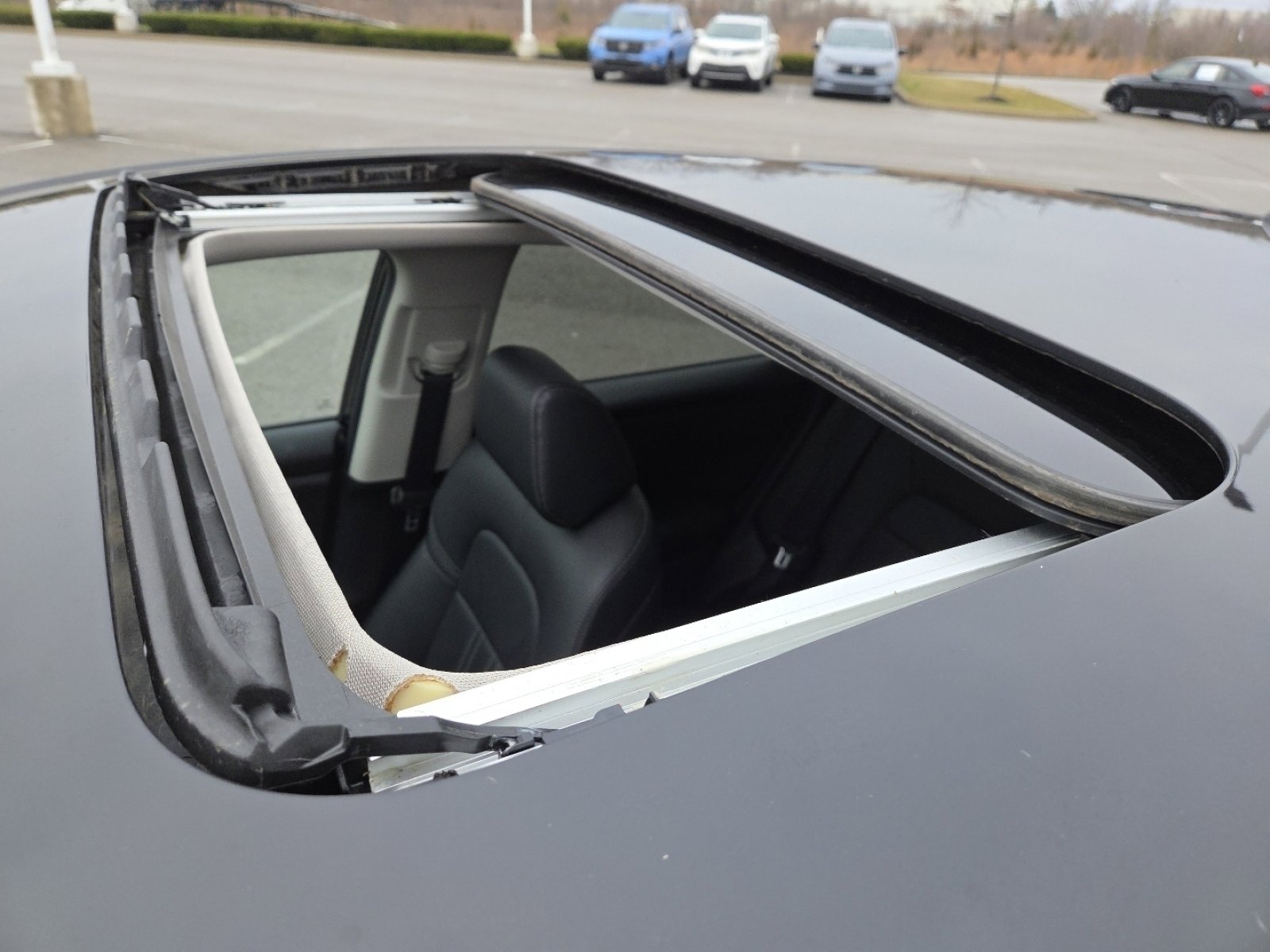 Used 2023 Honda HR-V EX-L image 4