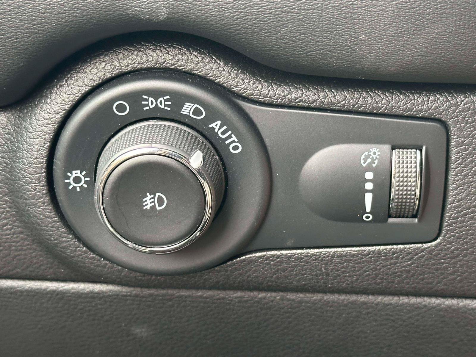 Used 2023 Dodge Durango GT AWD/4WD image 18