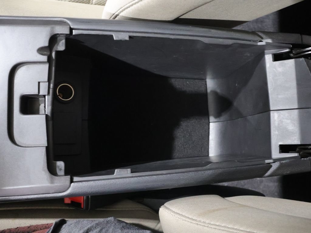 Used 2017 Ford Fusion S FWD image 29