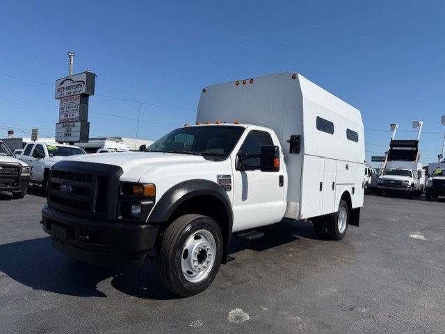 Used 2009 Ford F550 2WD Regular Cab Super Duty image 1
