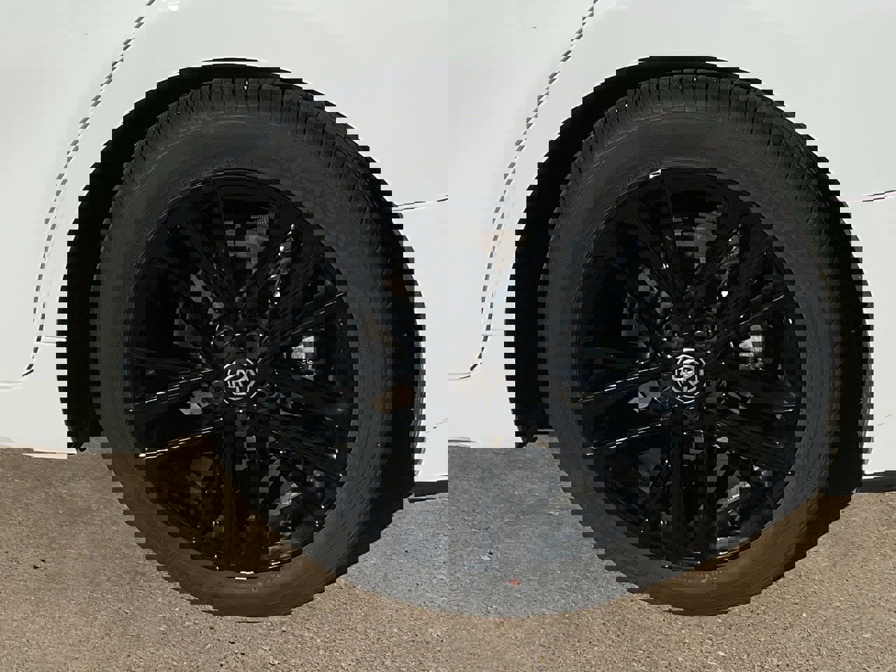 Used 2025 Toyota Camry SE image 8