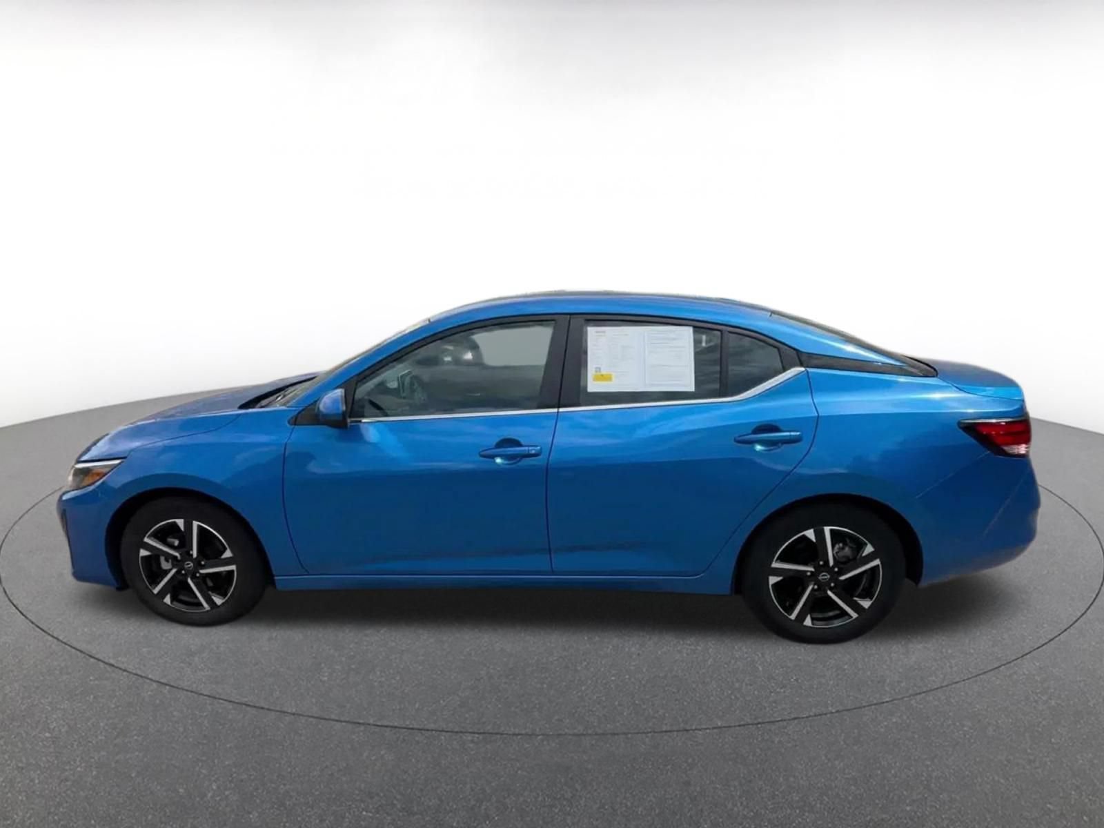 Used 2025 Nissan Sentra SV FWD image 9
