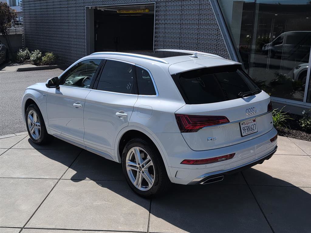 Used 2023 Audi Q5 e Premium w/ Convenience Package image 8